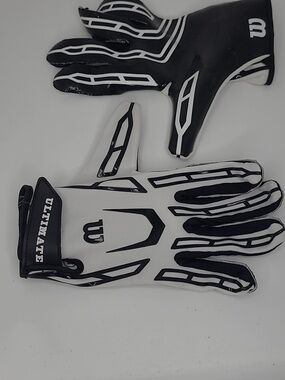 Wilson Ultimate Supergrip Football Gloves Size Y-M Youth